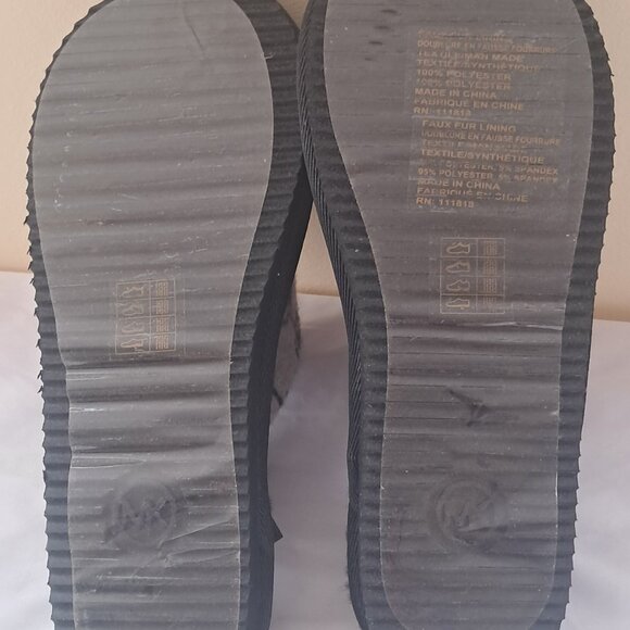 Michael Kors MK Logo Fuzzy slip on  Comfy Fur Lined Slippers .BNWT - Picture 9 of 9